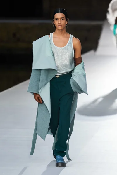 Look 22